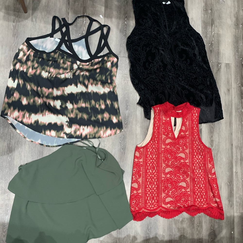 4 blouse bundle - Picture 2 of 6